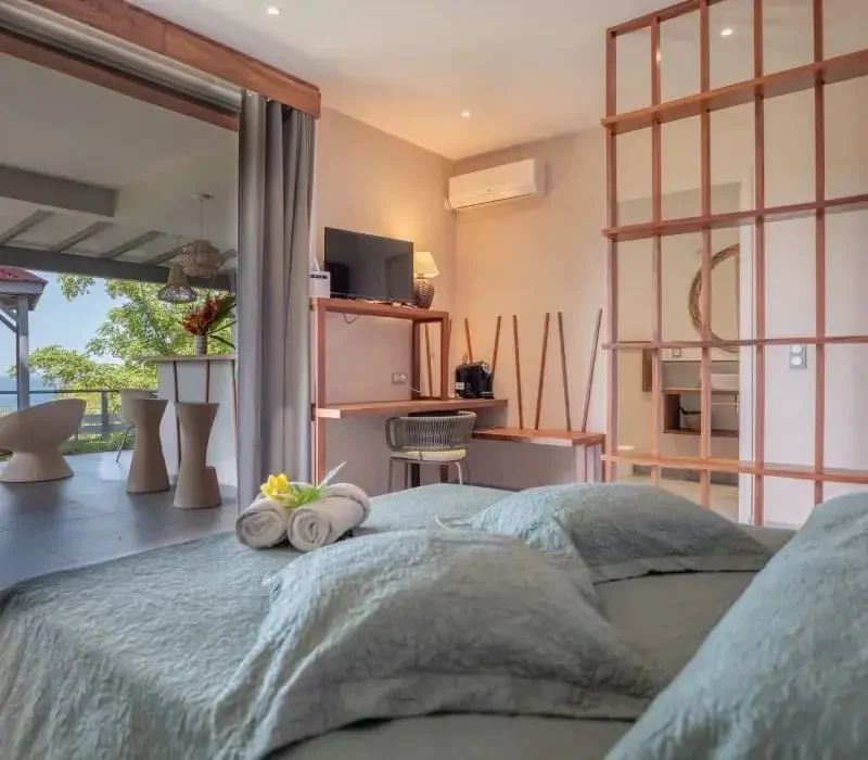 Suite-Vue-Mer-12-scaled-rhdtluoj43pjifbu9etabm5wfeuve1tbebbsmmgg2g